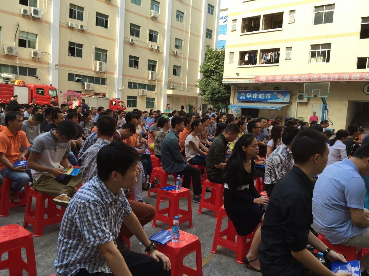 甲岸科技園組織消防演習(xí)，提高企業(yè)安全生產(chǎn)意識(shí)