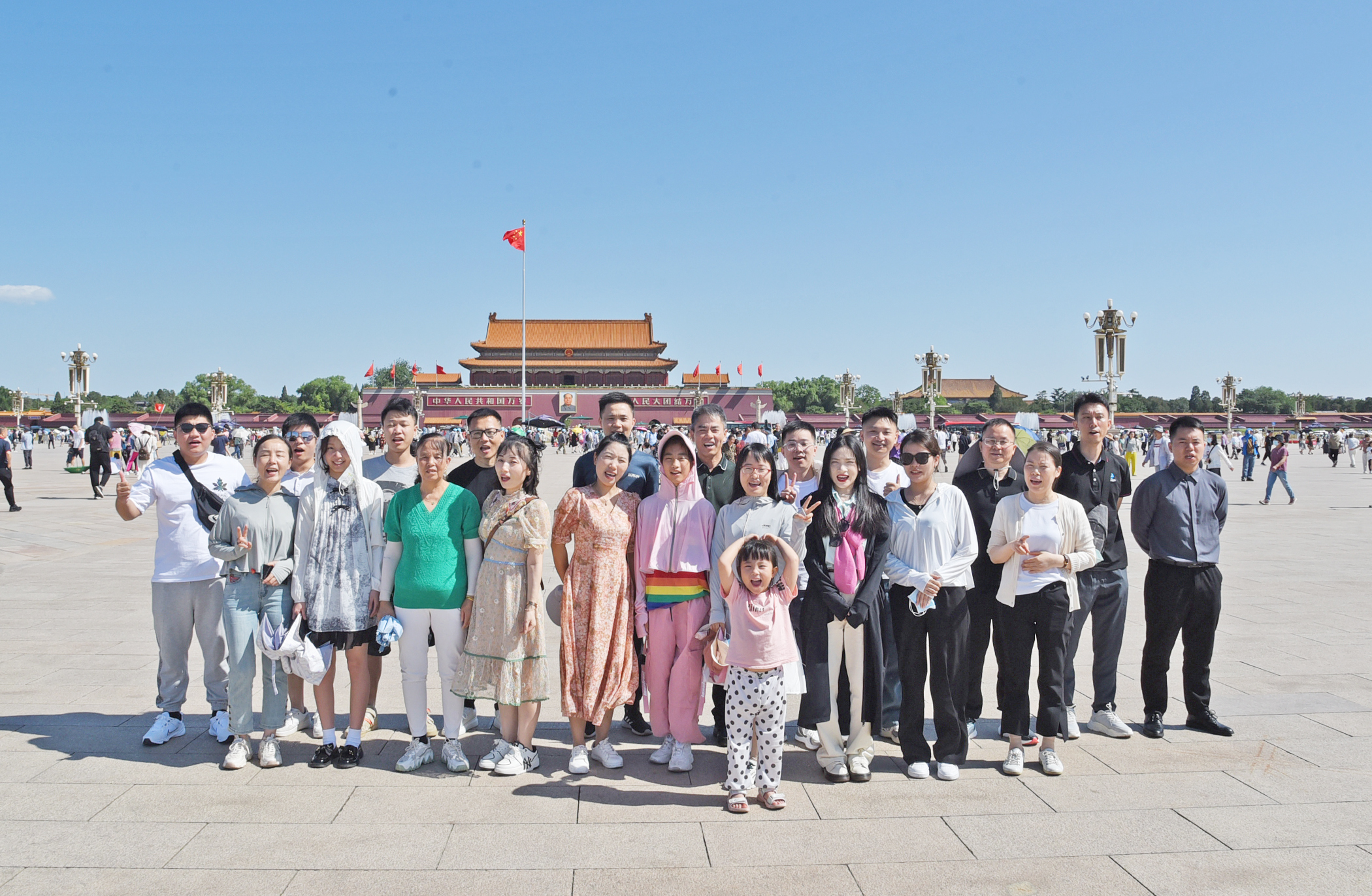 春暖花開游故宮，風(fēng)和日麗登長(zhǎng)城！